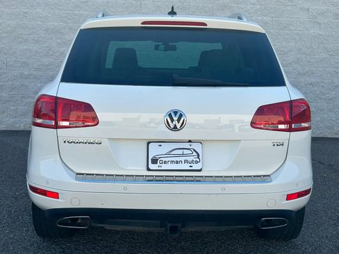 Used 2012 Volkswagen Touareg TDI AWD/4WD image 4