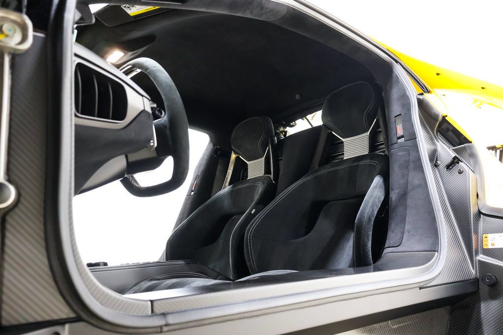 Used 2020 Ford GT Carbon Series RWD image 47