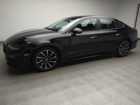 Used 2021 Hyundai Sonata Limited w/ Preferred Accessory Package FWD image 2