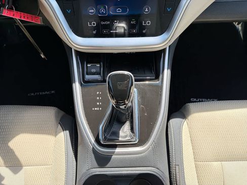 Used 2020 Subaru Outback Premium image 33