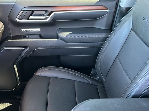 Used 2025 GMC Sierra 1500 Denali AWD/4WD image 23
