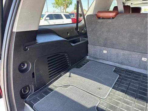 Used 2019 Chevrolet Suburban Premier w/ Premier Plus Edition AWD/4WD image 24