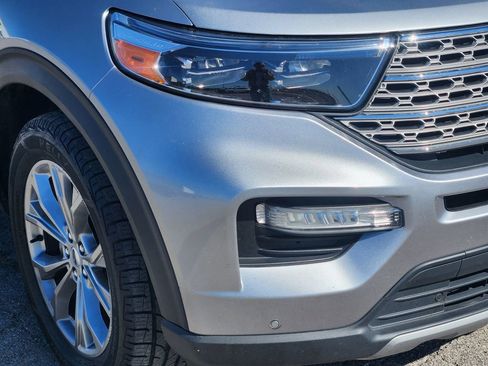 Used 2023 Ford Explorer Limited image 9