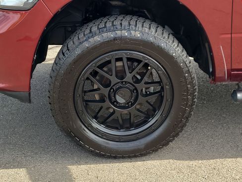 Used 2018 RAM 1500 Express AWD/4WD image 16