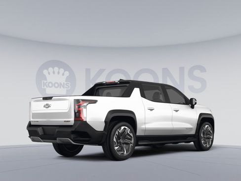 Used 2024 Chevrolet Silverado EV RST AWD/4WD image 4
