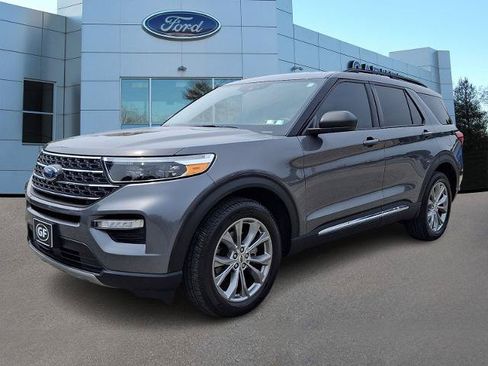 Certified 2023 Ford Explorer XLT w/ Equipment Group 202A AWD/4WD image 3