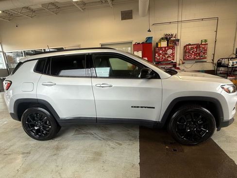 New 2026 Jeep Compass Latitude image 62