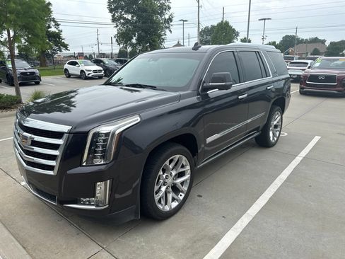 Used 2016 Cadillac Escalade Premium AWD/4WD image 1