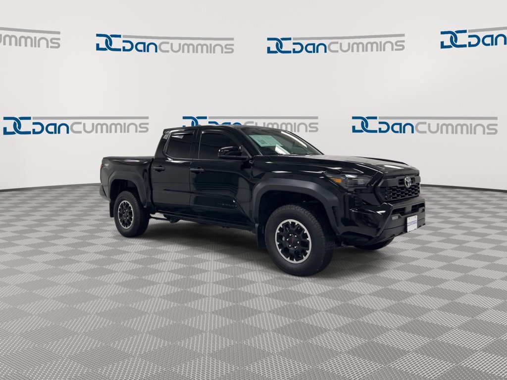 Used 2025 Toyota Tacoma TRD Off-Road AWD/4WD image 2
