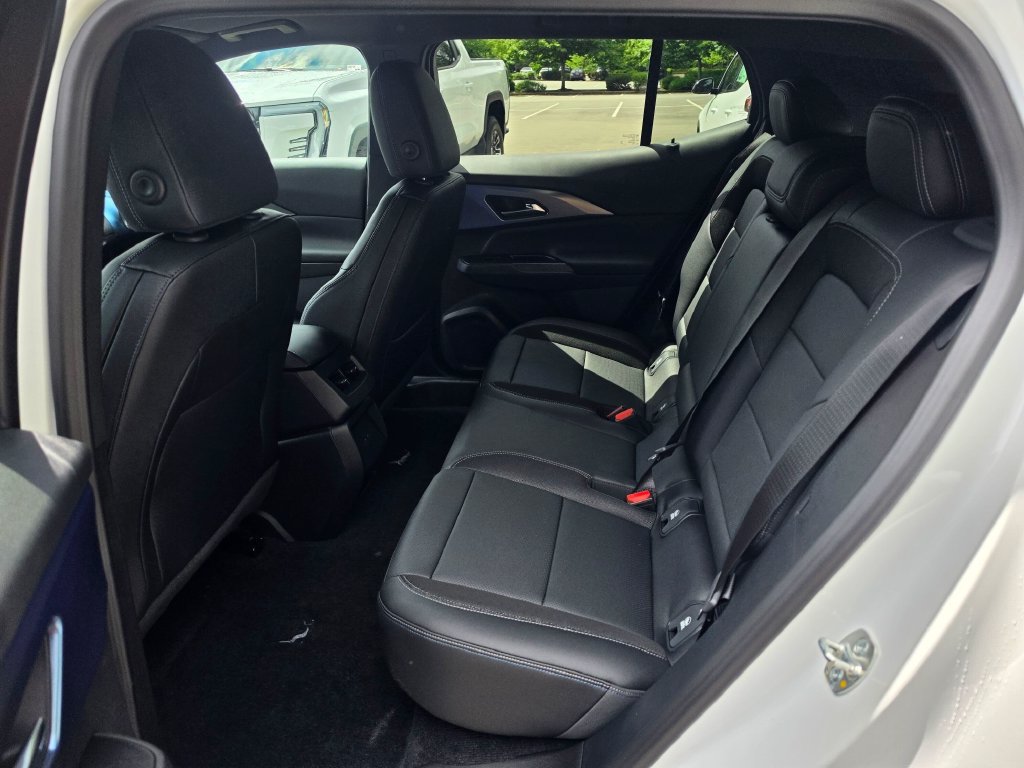 New 2026 Chevrolet Equinox EV LT AWD/4WD image 16