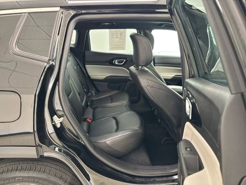 Used 2023 Jeep Compass Limited w/ Sun and Sound Group image 19