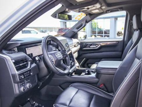 Used 2025 GMC Yukon XL Elevation AWD/4WD image 17