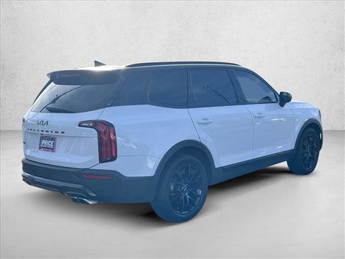 Used 2022 Kia Telluride EX w/ EX Premium Package image 5
