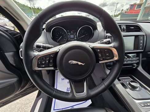 Used 2018 Jaguar F-PACE Prestige AWD/4WD image 21