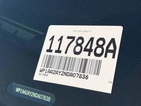 Used 2022 Porsche Cayenne AWD/4WD image 15