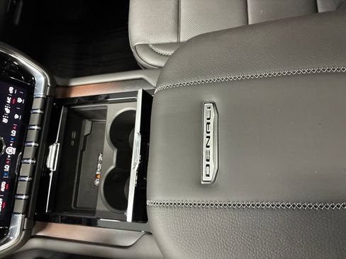 New 2026 GMC Yukon XL Denali w/ Denali Reserve Package AWD/4WD image 28
