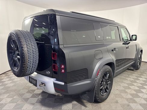 Used 2023 Land Rover Defender 130 S image 7
