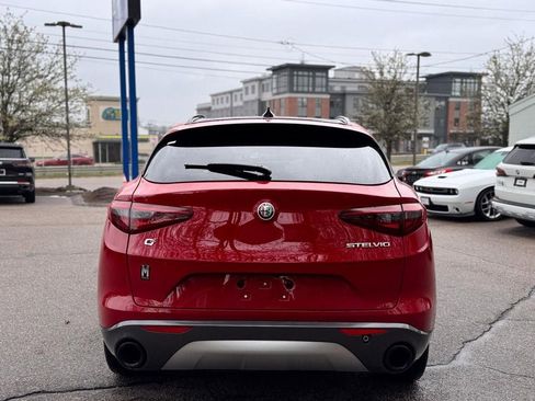 Used 2023 Alfa Romeo Stelvio Ti AWD/4WD image 5