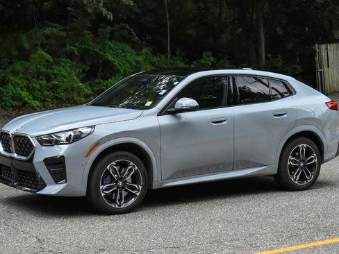 Used 2026 BMW X2 xDrive28i AWD/4WD image 2