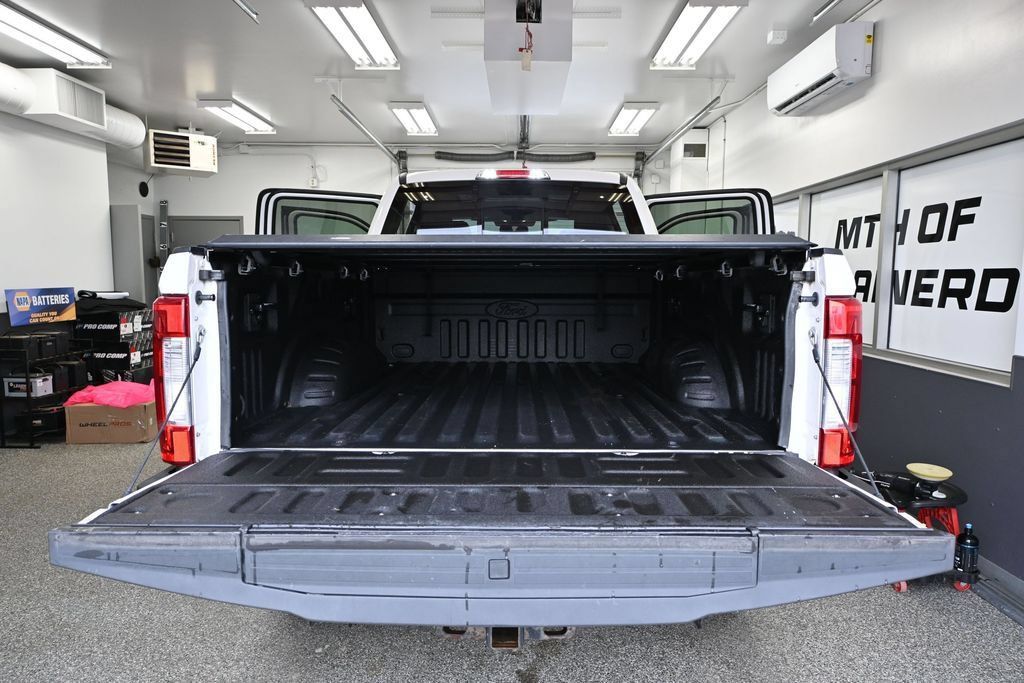 Used 2017 Ford F350 Lariat w/ Lariat Ultimate Package AWD/4WD image 35