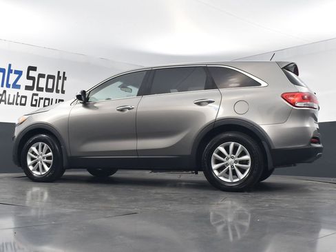 Used 2016 Kia Sorento L FWD image 19