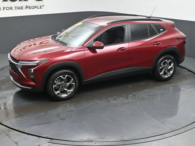 Used 2025 Chevrolet Trax LT w/ Driver Confidence Package FWD image 45