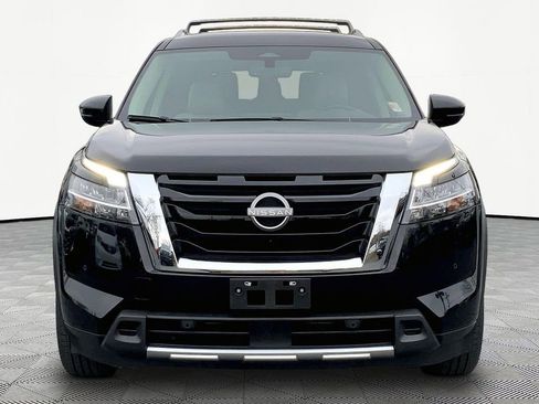 Used 2023 Nissan Pathfinder SL image 2