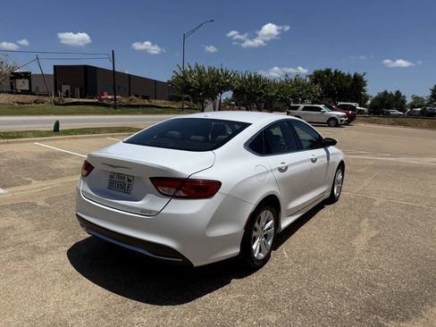 Used 2015 Chrysler 200 Limited w/ Convenience Group FWD image 6