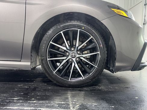 Used 2023 Toyota Camry SE FWD image 9