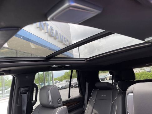 Certified 2024 Cadillac Escalade Premium Luxury w/ Performance Package AWD/4WD image 29