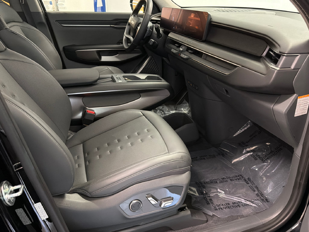 Certified 2024 Kia EV9 Wind AWD/4WD image 11