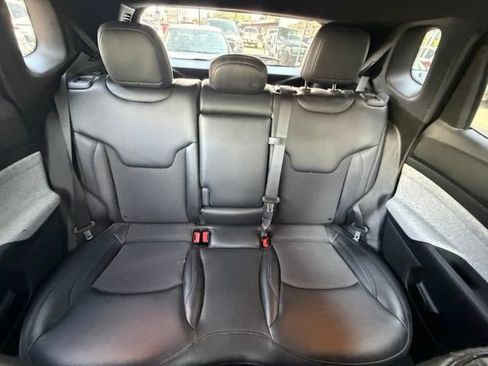 Used 2023 Jeep Compass Latitude w/ Convenience Group AWD/4WD image 17