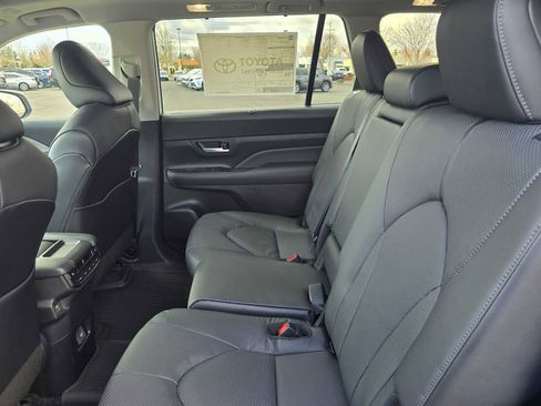 New 2026 Toyota Grand Highlander Limited image 17