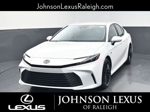 Used 2026 Toyota Camry LE image 5