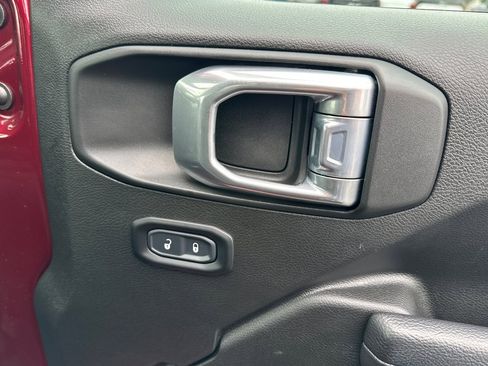 Used 2022 Jeep Wrangler Sport S image 20