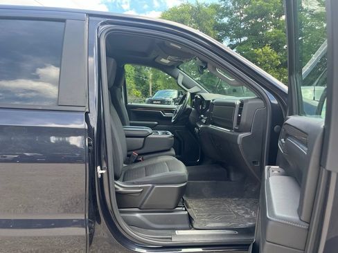 Used 2023 Chevrolet Silverado 1500 LT AWD/4WD image 32