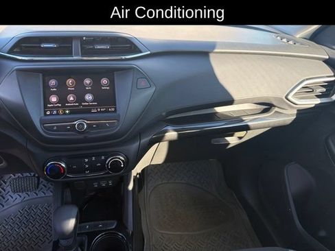 Used 2022 Chevrolet TrailBlazer LS FWD image 15