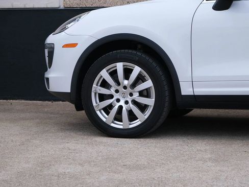 Used 2016 Porsche Cayenne image 9