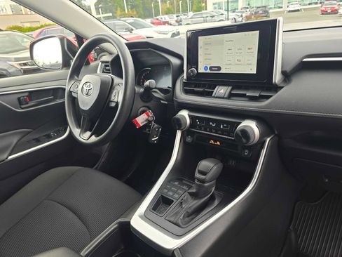 Certified 2025 Toyota RAV4 LE AWD/4WD image 10