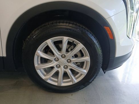 Certified 2022 Cadillac XT4 Luxury w/ Cold Weather Package AWD/4WD image 7