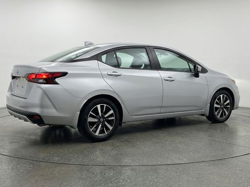 Used 2025 Nissan Versa SV image 9