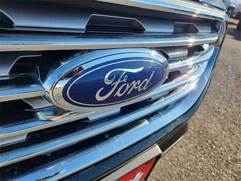 Used 2019 Ford Edge SEL w/ Equipment Group 201A image 29