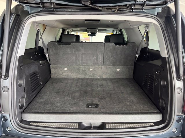 Used 2020 Chevrolet Suburban LT AWD/4WD image 32