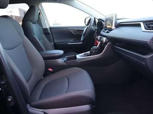 Certified 2025 Toyota RAV4 LE image 19