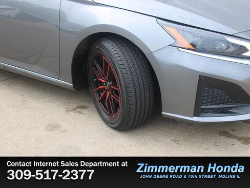 Used 2024 Nissan Altima 2.5 S FWD image 19