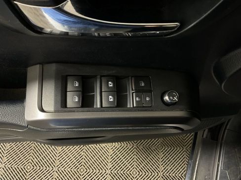 Used 2016 Toyota Tacoma TRD Sport w/ Towing Package image 17