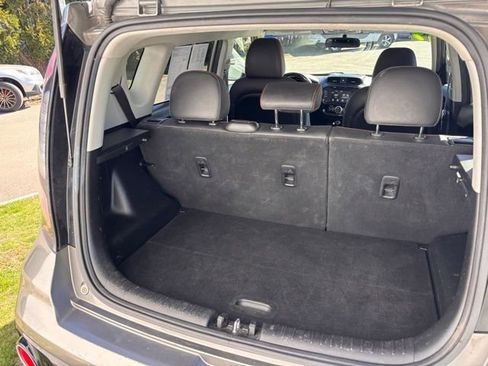 Used 2019 Kia Soul ! FWD image 15