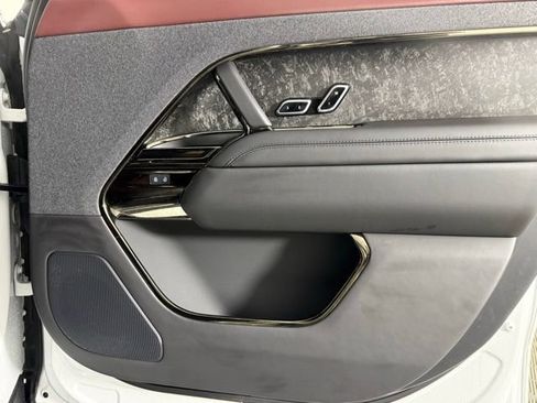 Used 2025 Land Rover Range Rover Sport Autobiography AWD/4WD image 32
