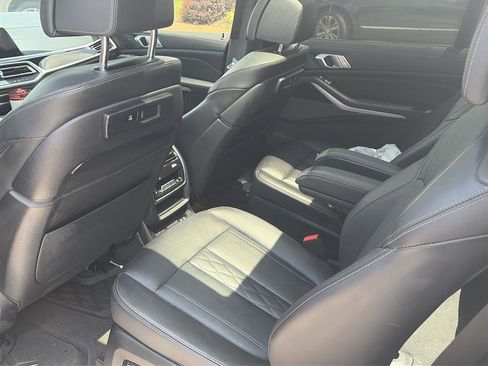 Used 2022 BMW X7 M50i w/ Dynamic Handling Package AWD/4WD image 8