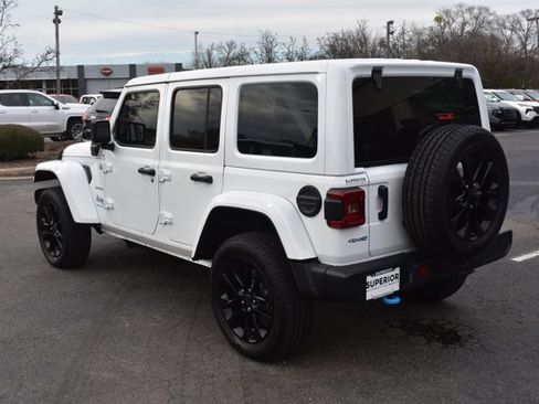 Used 2024 Jeep Wrangler Unlimited Sahara image 8